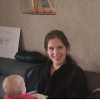 Claire  cherche une baby sitter à Huisseau-sur-Mauves