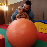 Damien cherche une baby sitter à La Chapelle-d Abondance